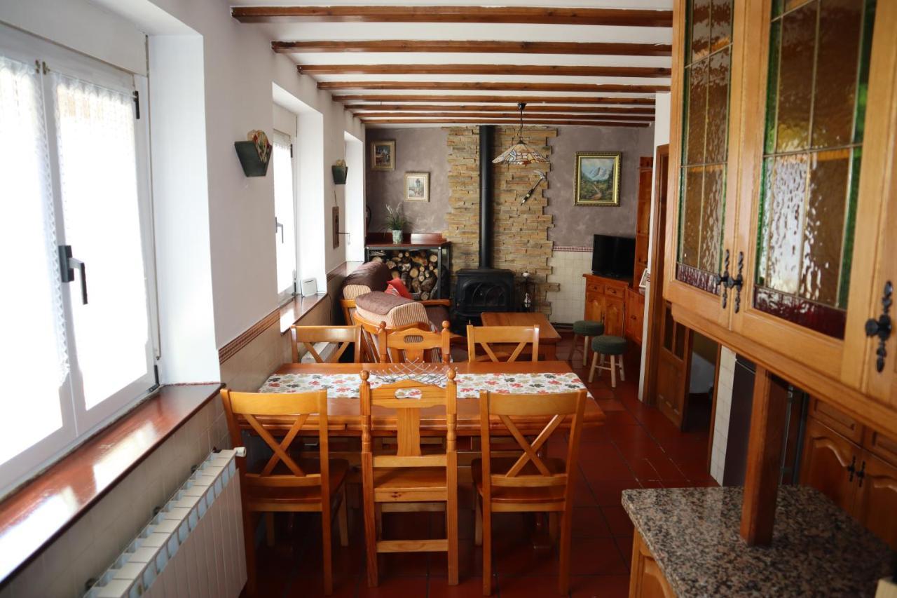 Casa Rural Cares Santa Maria de Valdeon Екстер'єр фото
