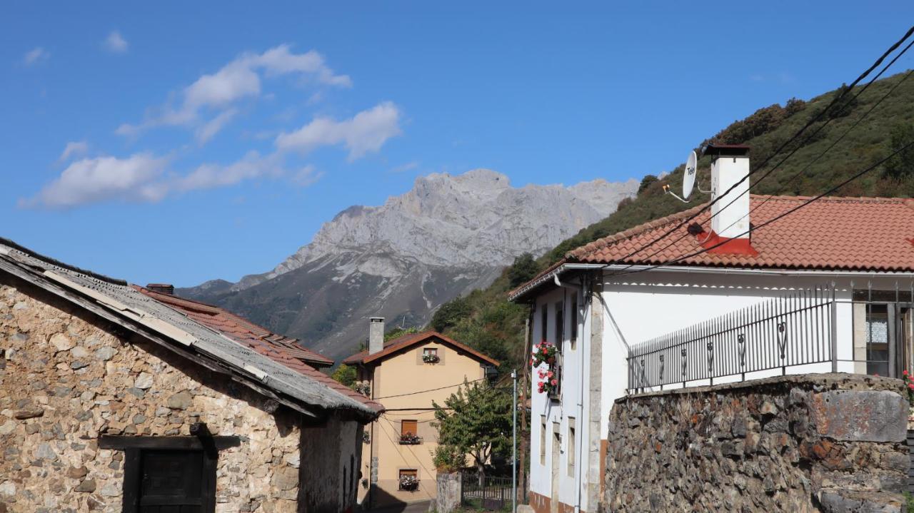 Casa Rural Cares Santa Maria de Valdeon Екстер'єр фото