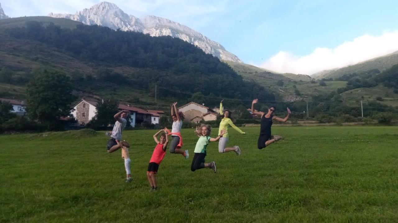 Casa Rural Cares Santa Maria de Valdeon Екстер'єр фото