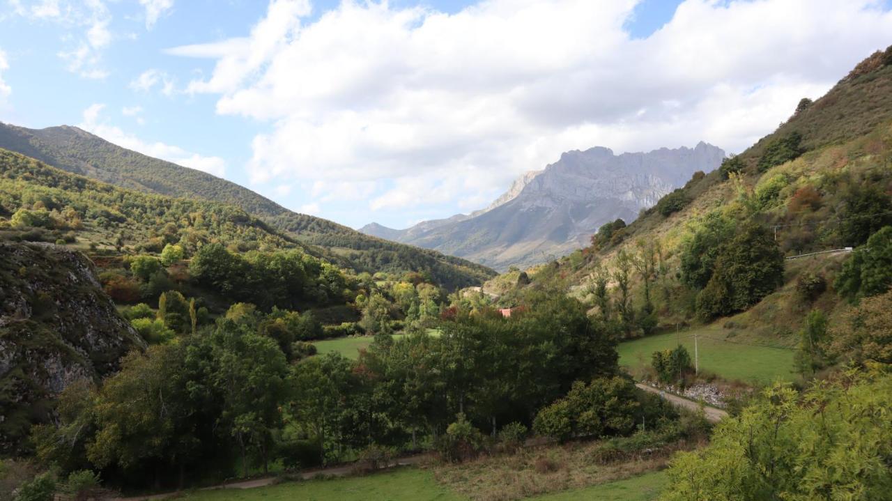 Casa Rural Cares Santa Maria de Valdeon Екстер'єр фото