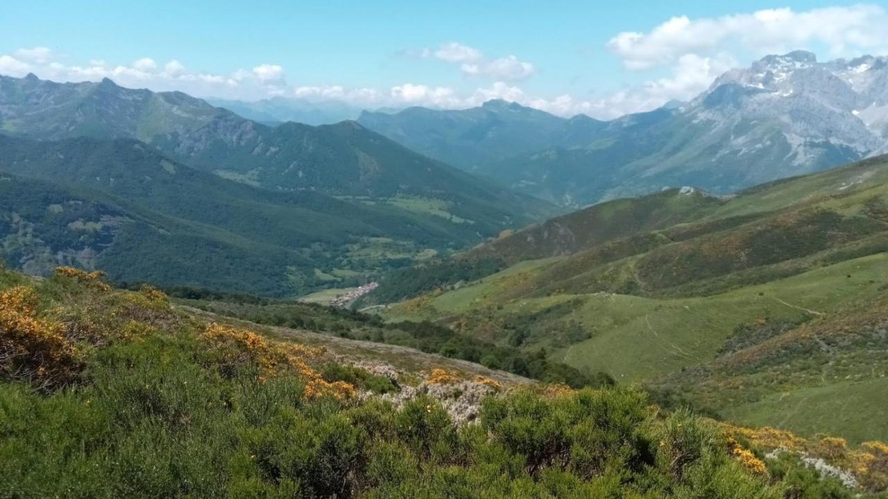Casa Rural Cares Santa Maria de Valdeon Екстер'єр фото