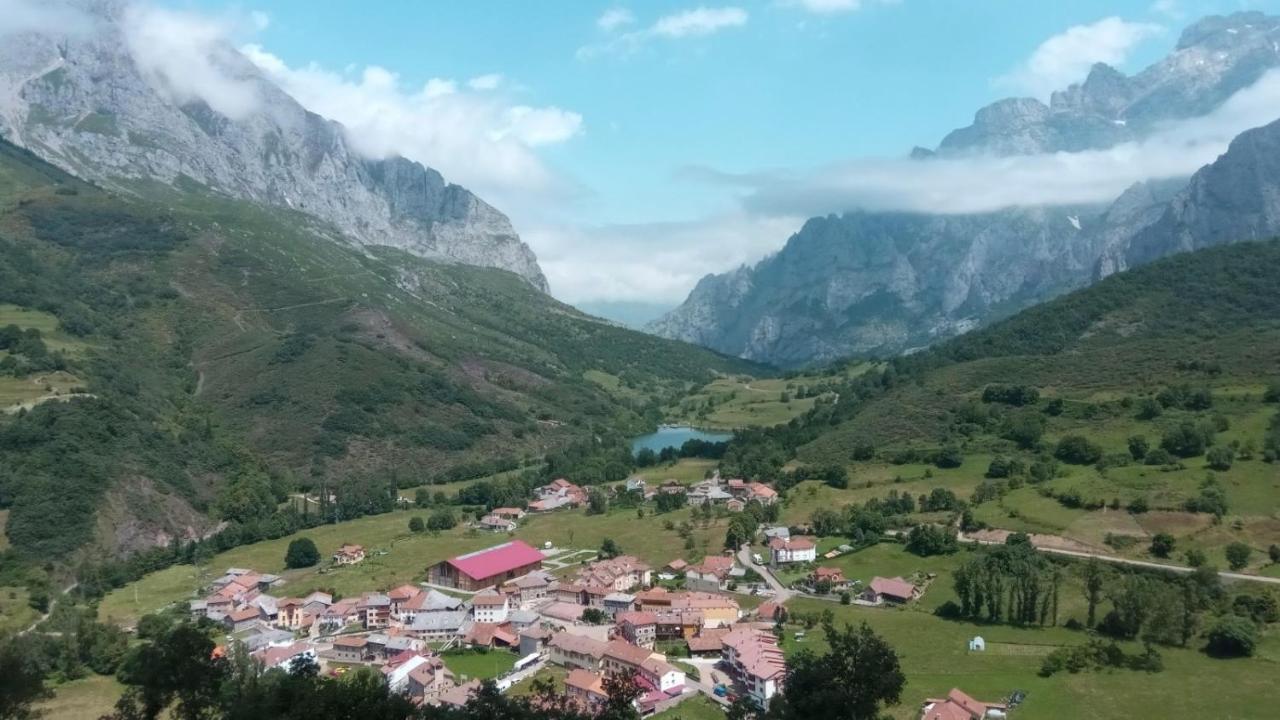 Casa Rural Cares Santa Maria de Valdeon Екстер'єр фото