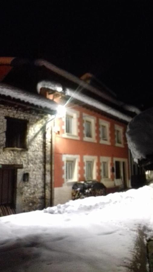 Casa Rural Cares Santa Maria de Valdeon Екстер'єр фото